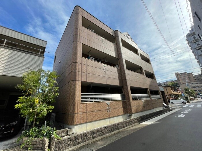 物件外観写真6　(エントランス部分)