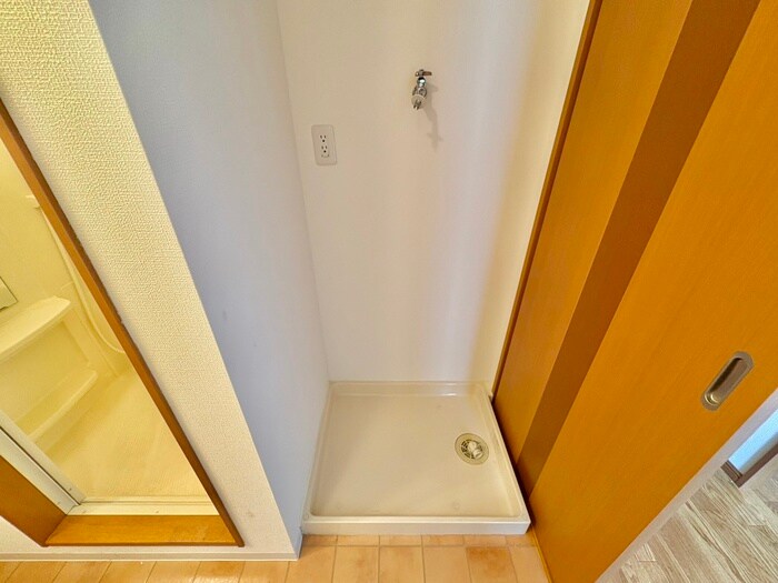 物件内観写真13　(洗濯機置場)