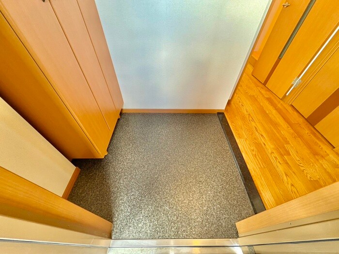 物件内観写真17　(玄関)