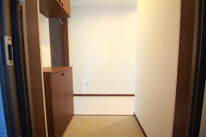 物件内観写真14　(玄関)