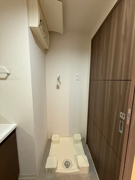 物件内観写真8　(洗濯機置場)