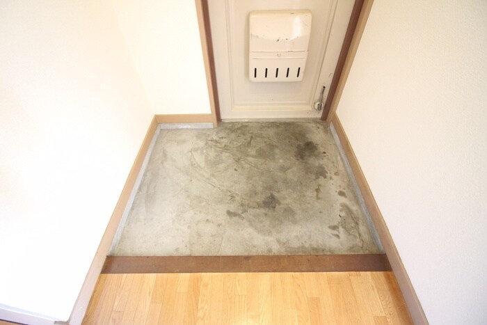 物件内観写真17　(玄関)