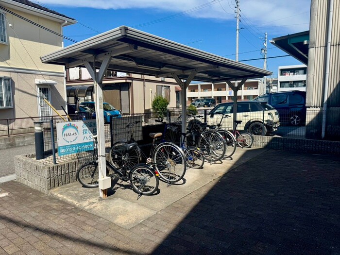 物件外観写真5　(駐輪場)