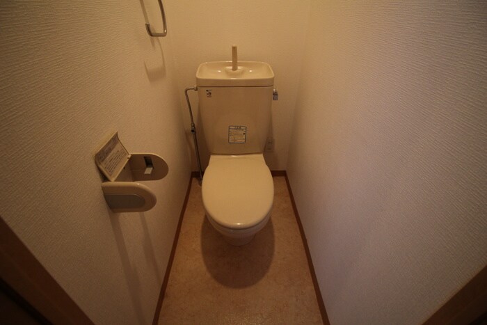 物件内観写真8　(トイレ)