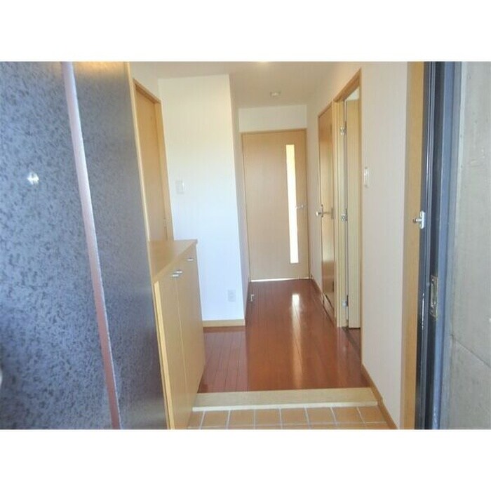 物件内観写真13　(玄関)