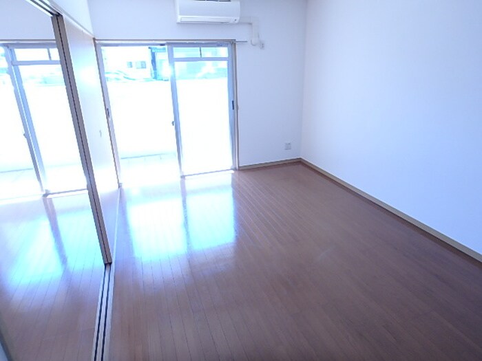 物件内観写真18　(居室)