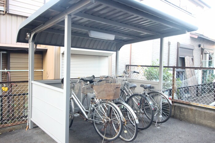 物件外観写真4　(駐輪場)