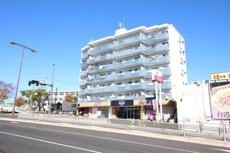 加納マンション外観写真