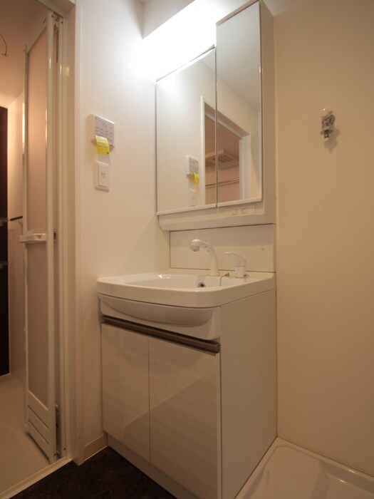 物件内観写真8　(洗面)