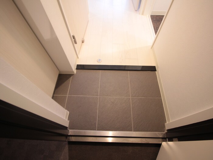 物件内観写真17　(玄関)