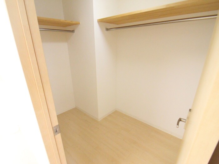 物件内観写真10　(収納)