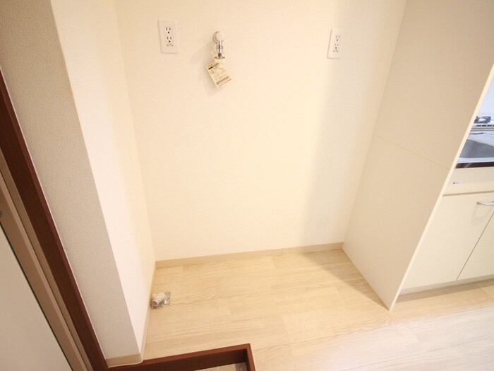 物件内観写真14　(洗濯機置場)