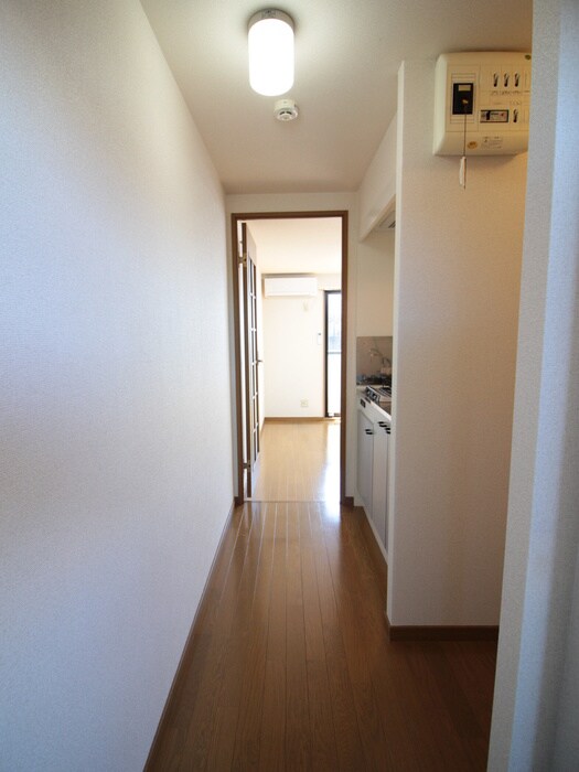 物件内観写真14　(廊下)