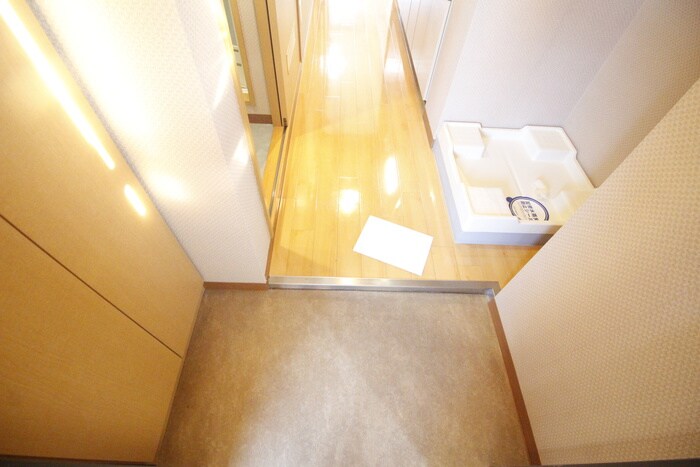 物件内観写真18　(玄関)