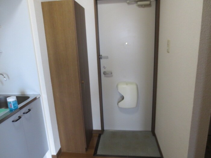 物件内観写真16　(玄関)