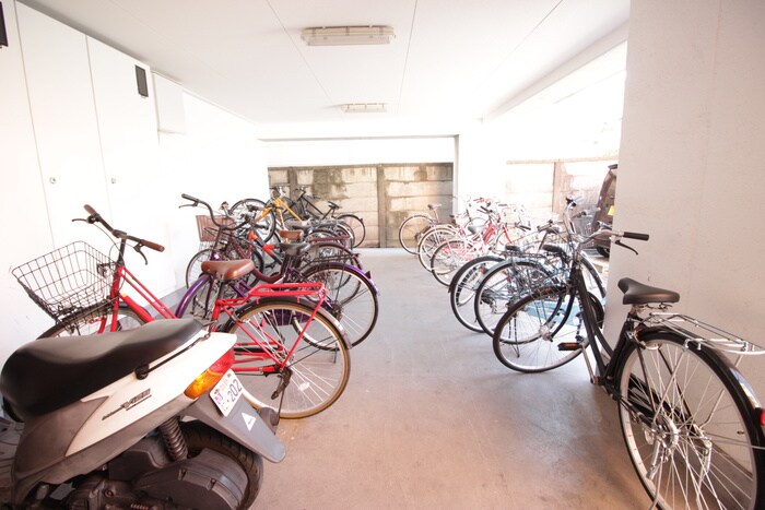 物件外観写真5　(駐輪場)