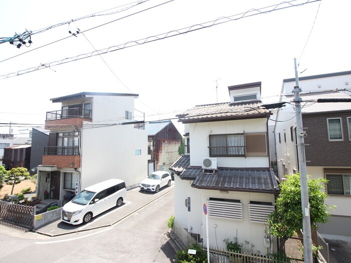 物件内観写真16　(室内からの展望)