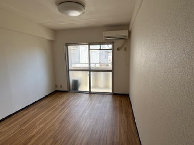 物件内観写真4　(居室)