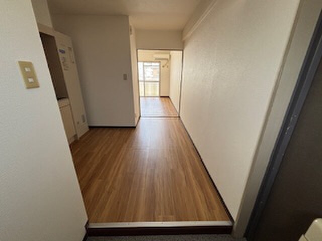物件内観写真14　(廊下)