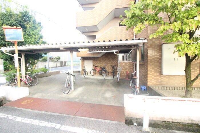 物件外観写真6　(駐輪場)