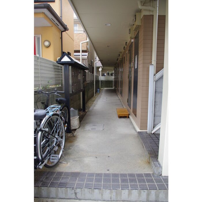 物件外観写真3　(駐輪場)