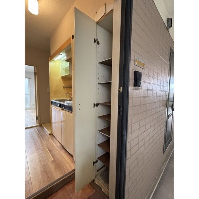 物件内観写真7　(靴箱)