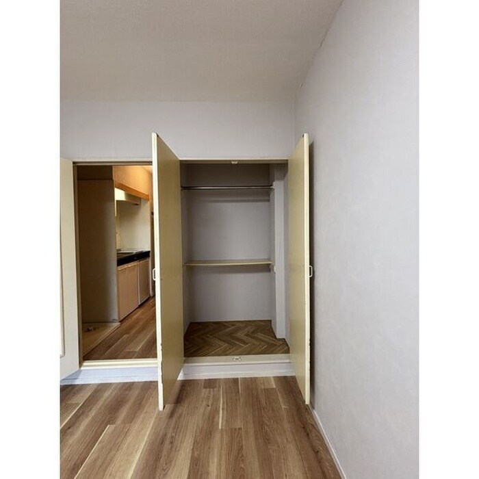 物件内観写真10　(収納)