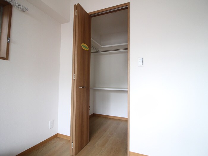 物件内観写真12　(収納)