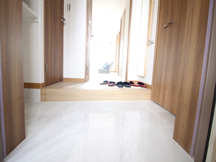 物件内観写真22　(玄関)