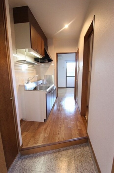 物件内観写真12　(玄関)