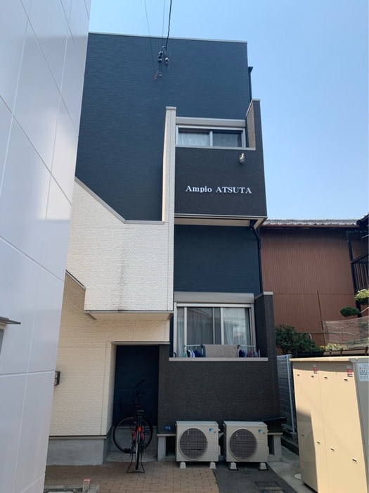 物件外観写真3　(エントランス部分)