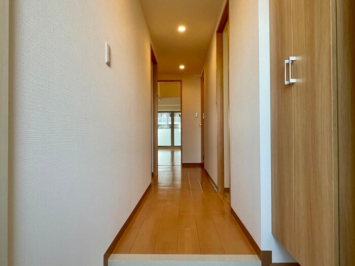 物件内観写真14　(廊下)