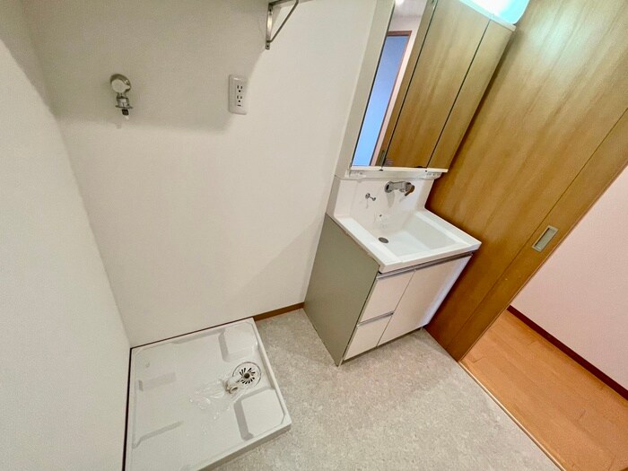 物件内観写真17　(洗濯機置場)