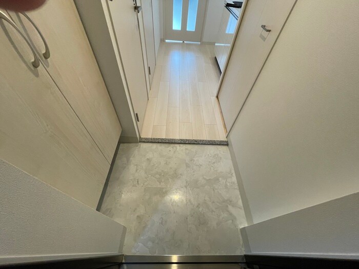 物件内観写真14　(玄関)