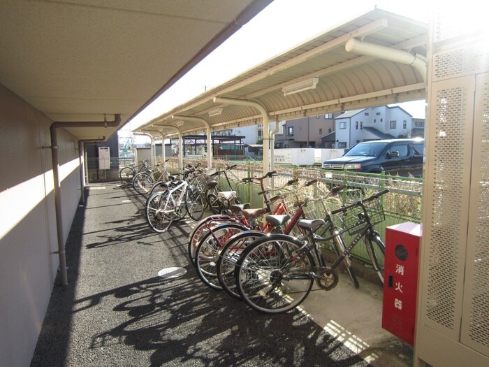 物件外観写真5　(駐輪場)