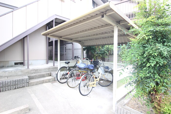 物件外観写真3　(駐輪場)