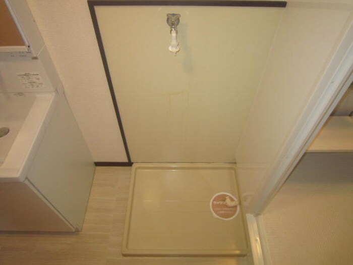 物件内観写真9　(洗濯機置場)