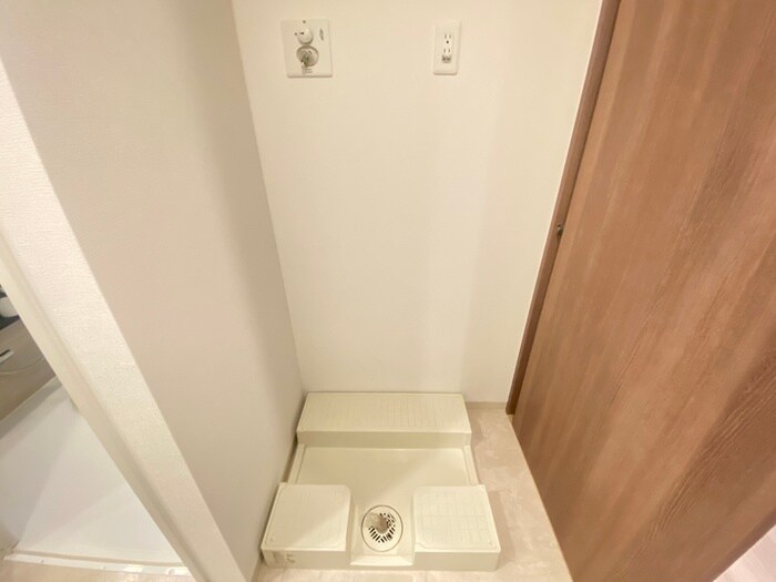 物件内観写真18　(洗濯機置場)