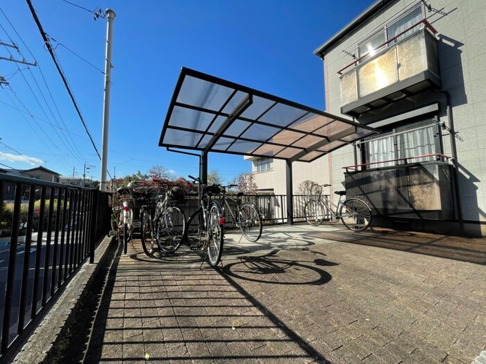 物件外観写真3　(駐輪場)