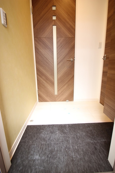 物件内観写真11　(玄関)