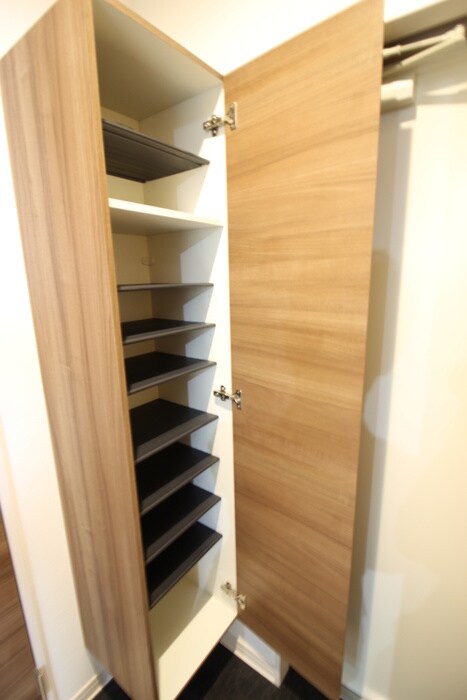 物件内観写真12　(靴箱)