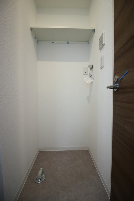 物件内観写真13　(洗濯機置場)