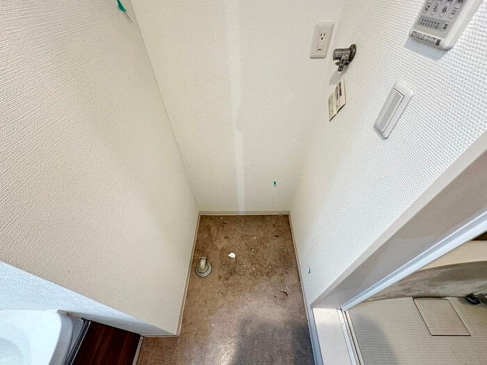 物件内観写真14　(洗濯機置場)