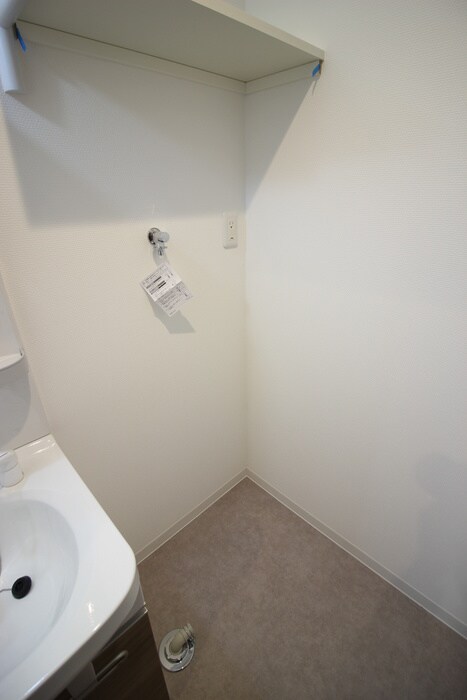 物件内観写真15　(洗濯機置場)