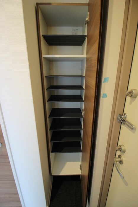 物件内観写真15　(靴箱)