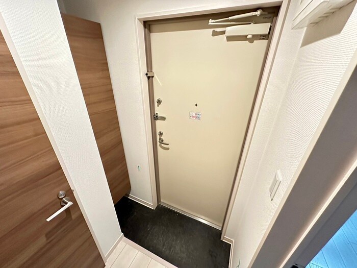 物件内観写真18　(玄関)