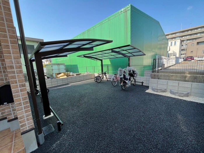 物件外観写真5　(駐輪場)