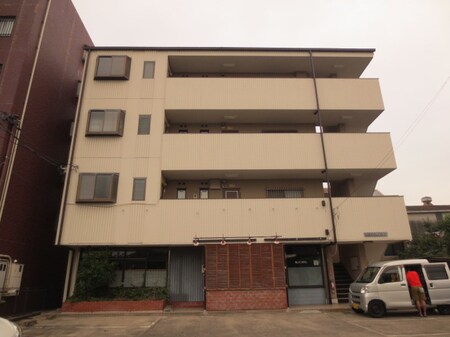 ファミ－ルＡＲＡＫＡＷＡ外観写真