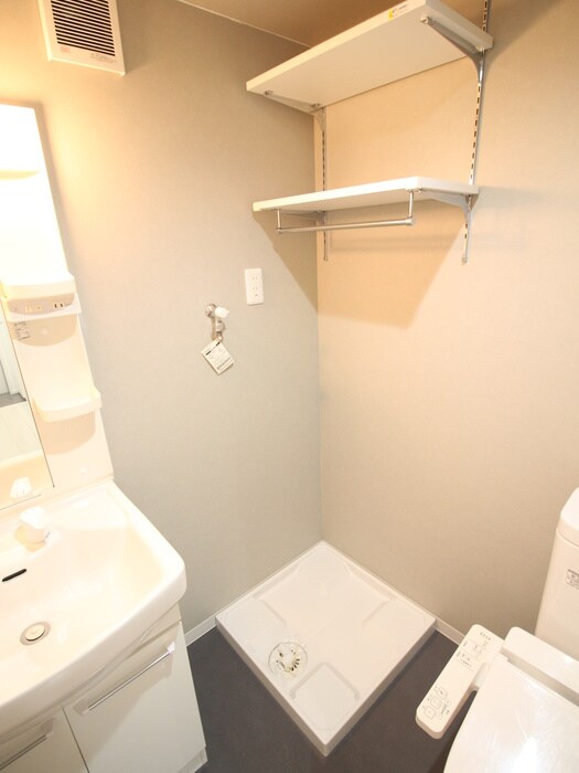 物件内観写真19　(洗濯機置場)