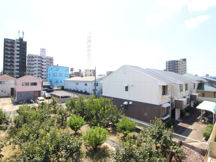 物件内観写真22　(室内からの展望)